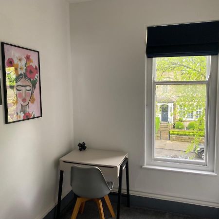 Dragon Parade Apartment Harrogate Bagian luar foto
