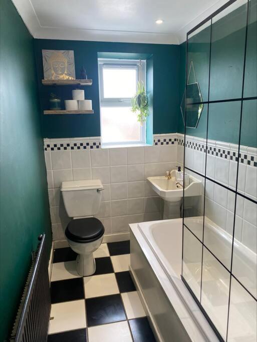 Dragon Parade Apartment Harrogate Bagian luar foto