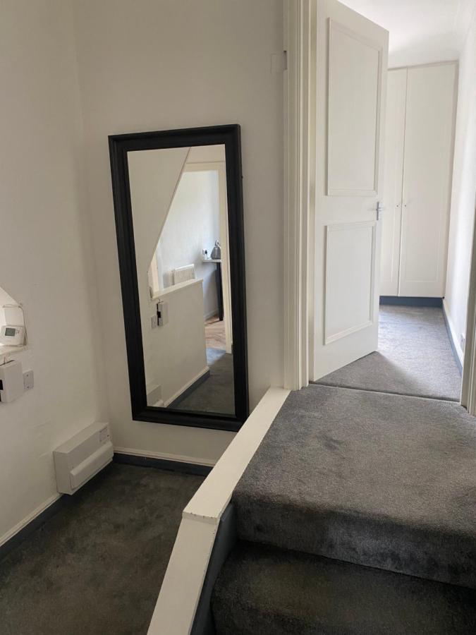 Dragon Parade Apartment Harrogate Bagian luar foto